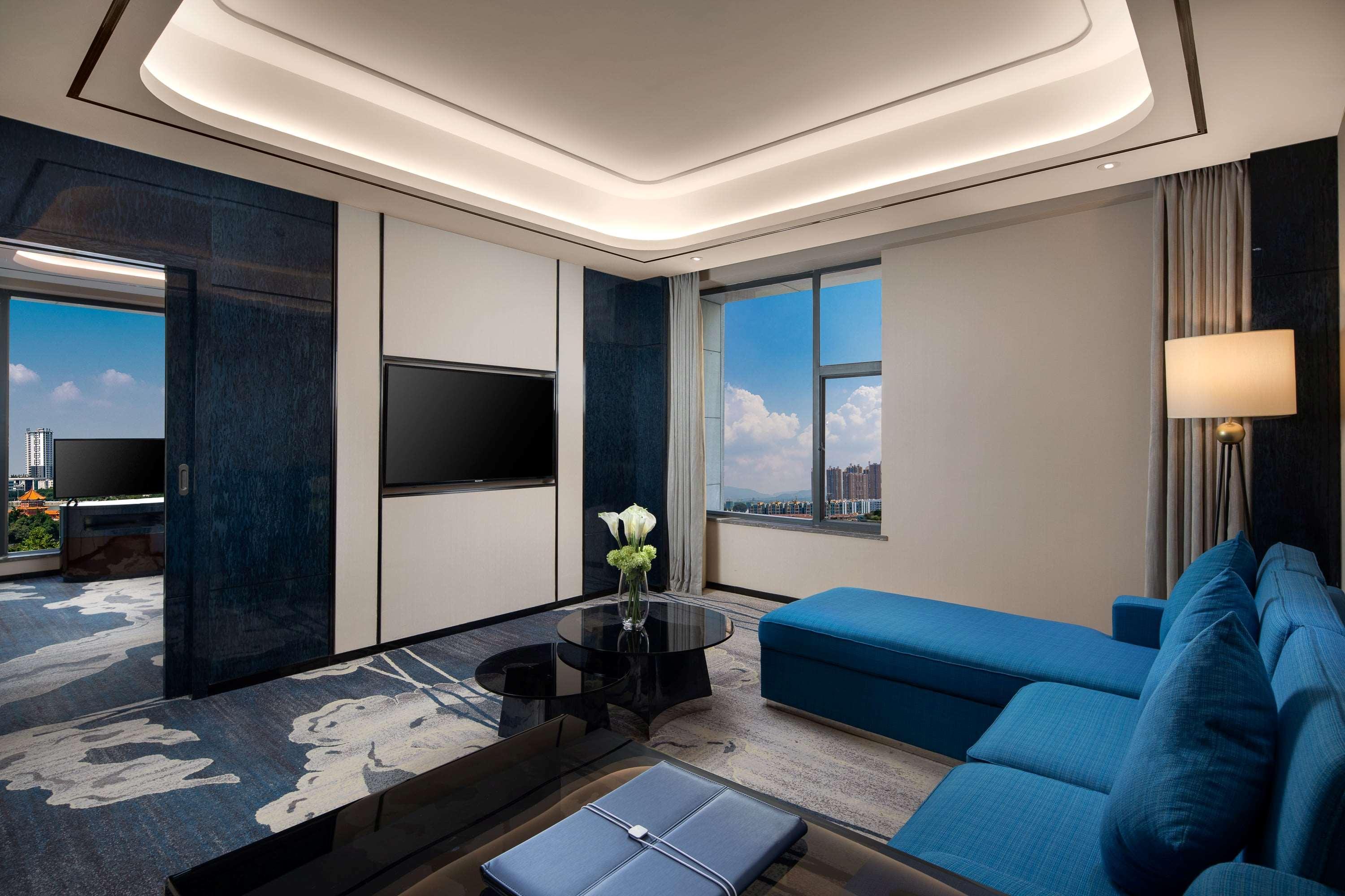 Ramada By Wyndham Mengzi Suites Экстерьер фото